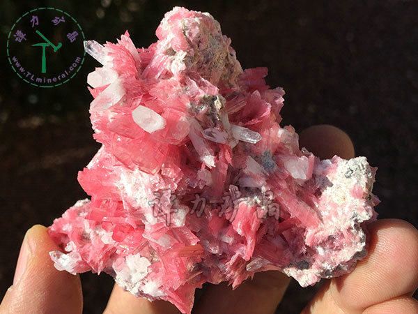 薔薇輝石，秘魯