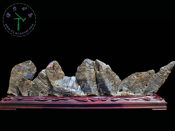 幻影九連晶一條龍，產(chǎn)地：四川省木里縣，113x11x30cm