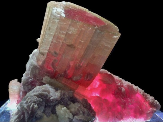 長(zhǎng)沙市譚力礦產(chǎn)品有限公司,長(zhǎng)沙礦產(chǎn)品銷售,工藝品銷售,鉆石飾品批發(fā)