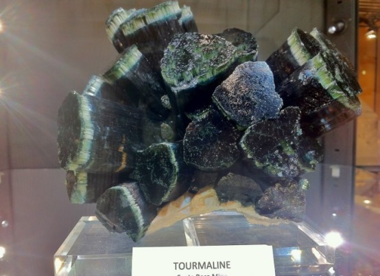 長(zhǎng)沙市譚力礦產(chǎn)品有限公司,長(zhǎng)沙礦產(chǎn)品銷售,工藝品銷售,鉆石飾品批發(fā)