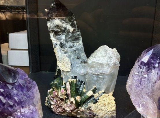 長(zhǎng)沙市譚力礦產(chǎn)品有限公司,長(zhǎng)沙礦產(chǎn)品銷售,工藝品銷售,鉆石飾品批發(fā)